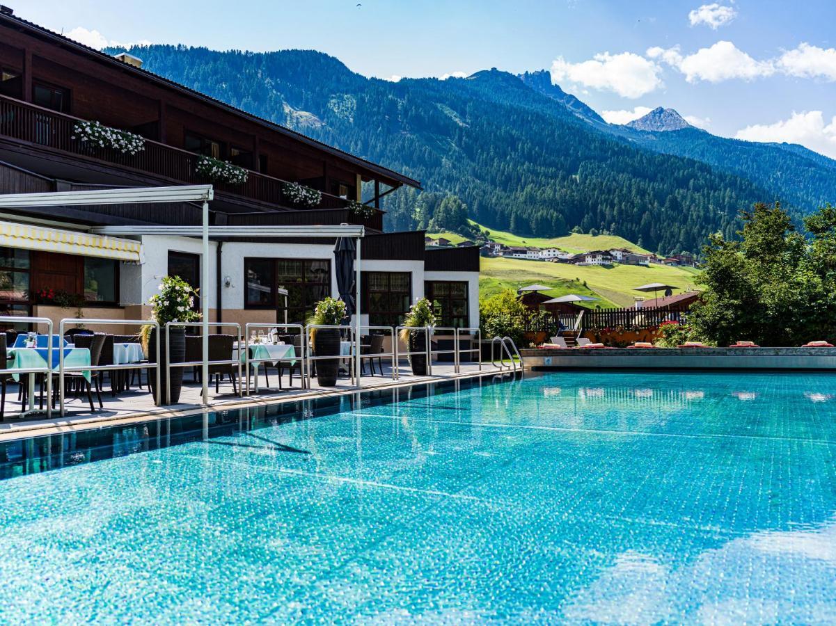 Happy Stubai Hotel นอยชติฟ อิม ชตูไปทัล ภายนอก รูปภาพ