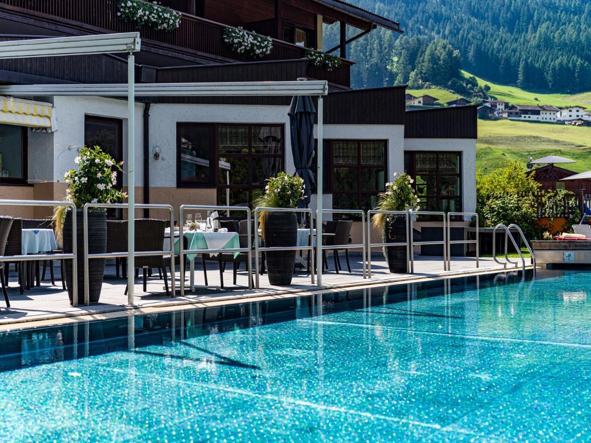 Happy Stubai Hotel นอยชติฟ อิม ชตูไปทัล ภายนอก รูปภาพ