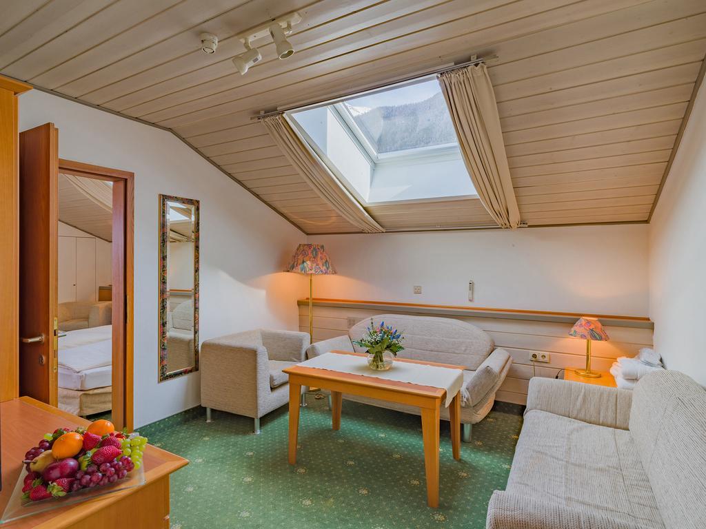 Happy Stubai Hotel นอยชติฟ อิม ชตูไปทัล ภายนอก รูปภาพ